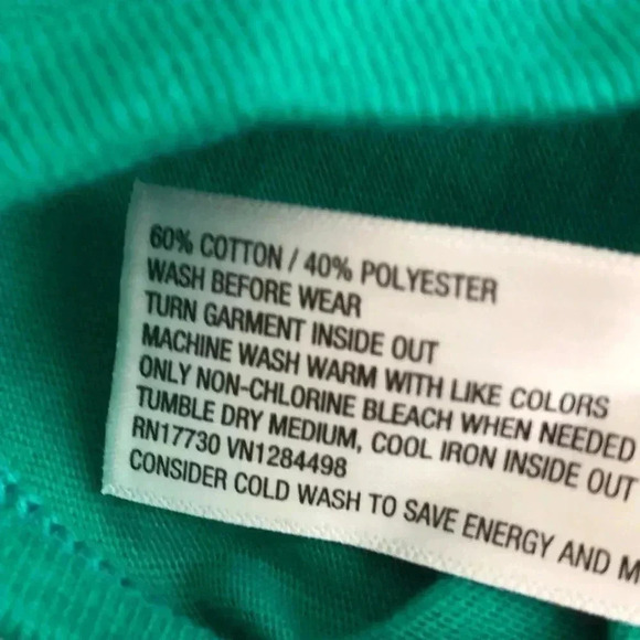 💥🆕Circo Baby Santa’s Long Sleeve Green Bodysuit🆕 - Picture 4 of 5